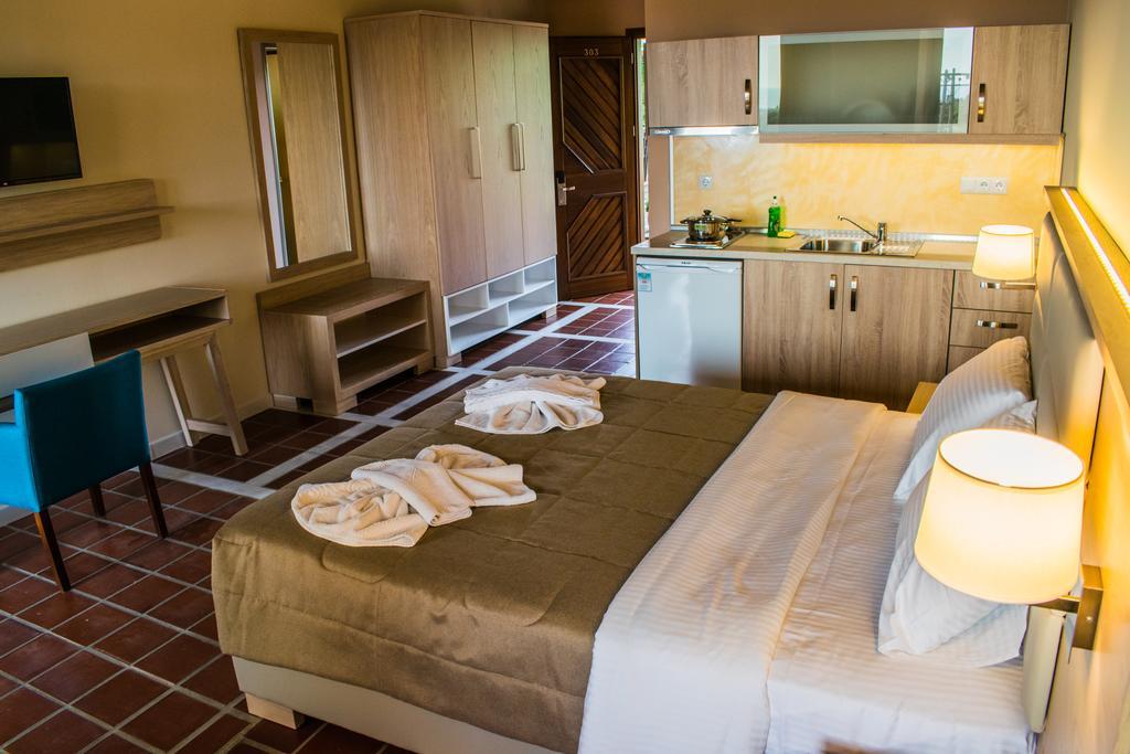 Kallisti Hotel Potos Ngoại thất bức ảnh