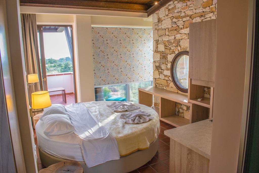 Kallisti Hotel Potos Ngoại thất bức ảnh